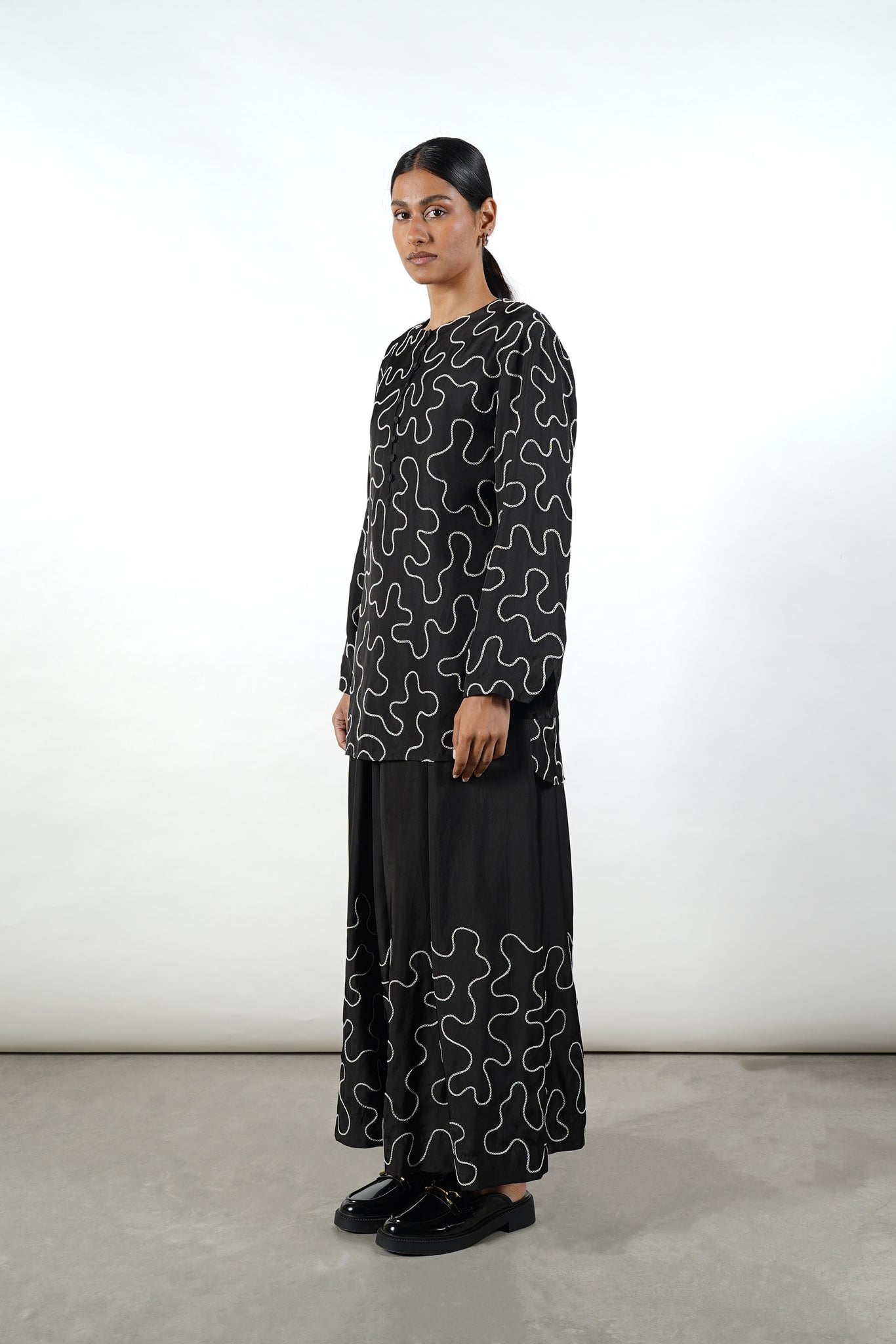 Cord Embroidered Kurta Top + Wide Leg Pants [Black] [Taffeta] - L