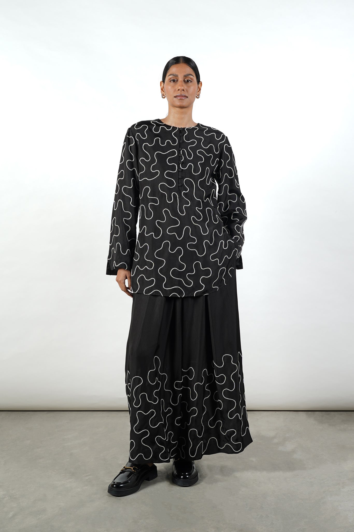 Cord Embroidered Kurta Top + Wide Leg Pants [Black] [Taffeta] - L