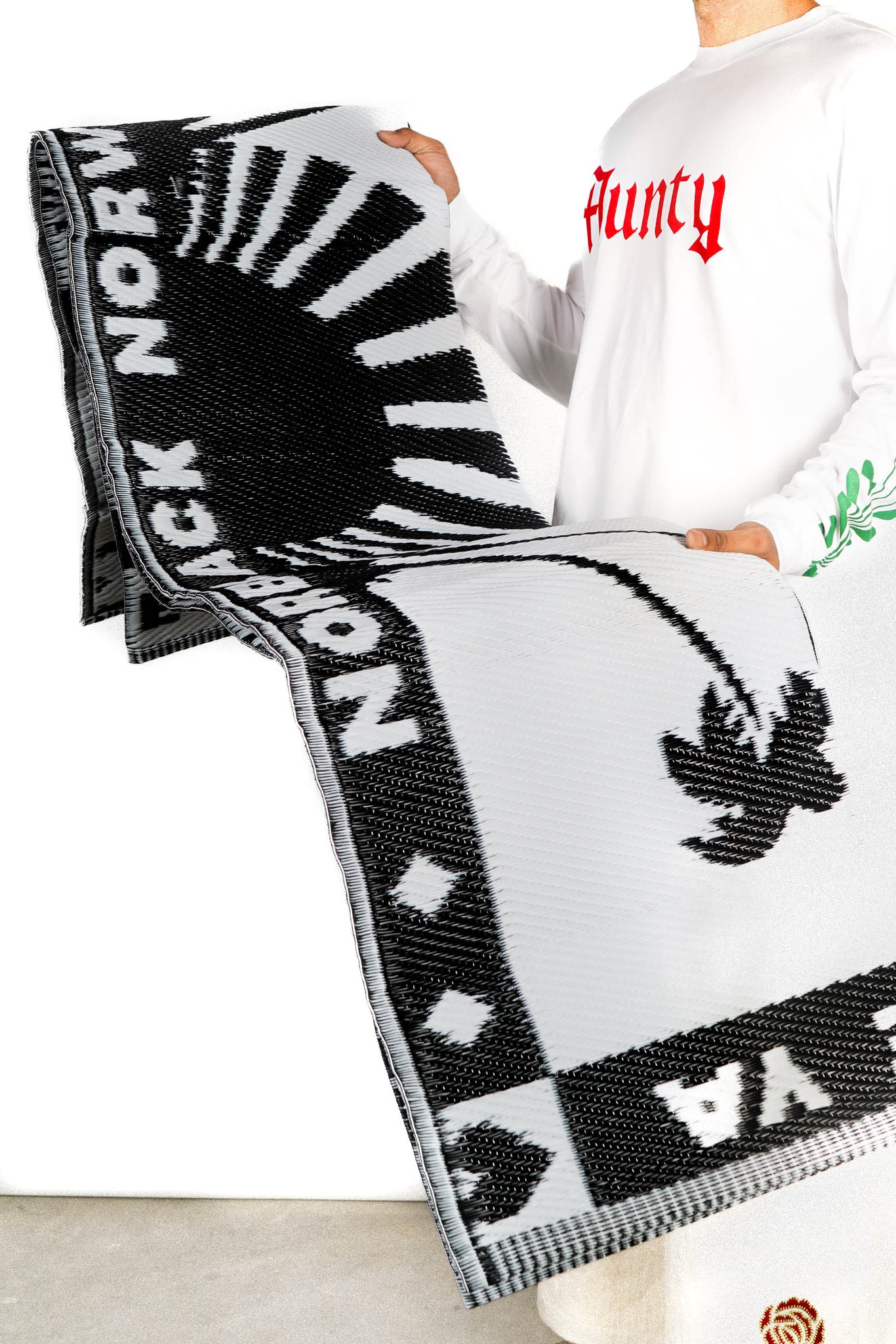 Luv 2 Luv Ya Chattai [Black & White]