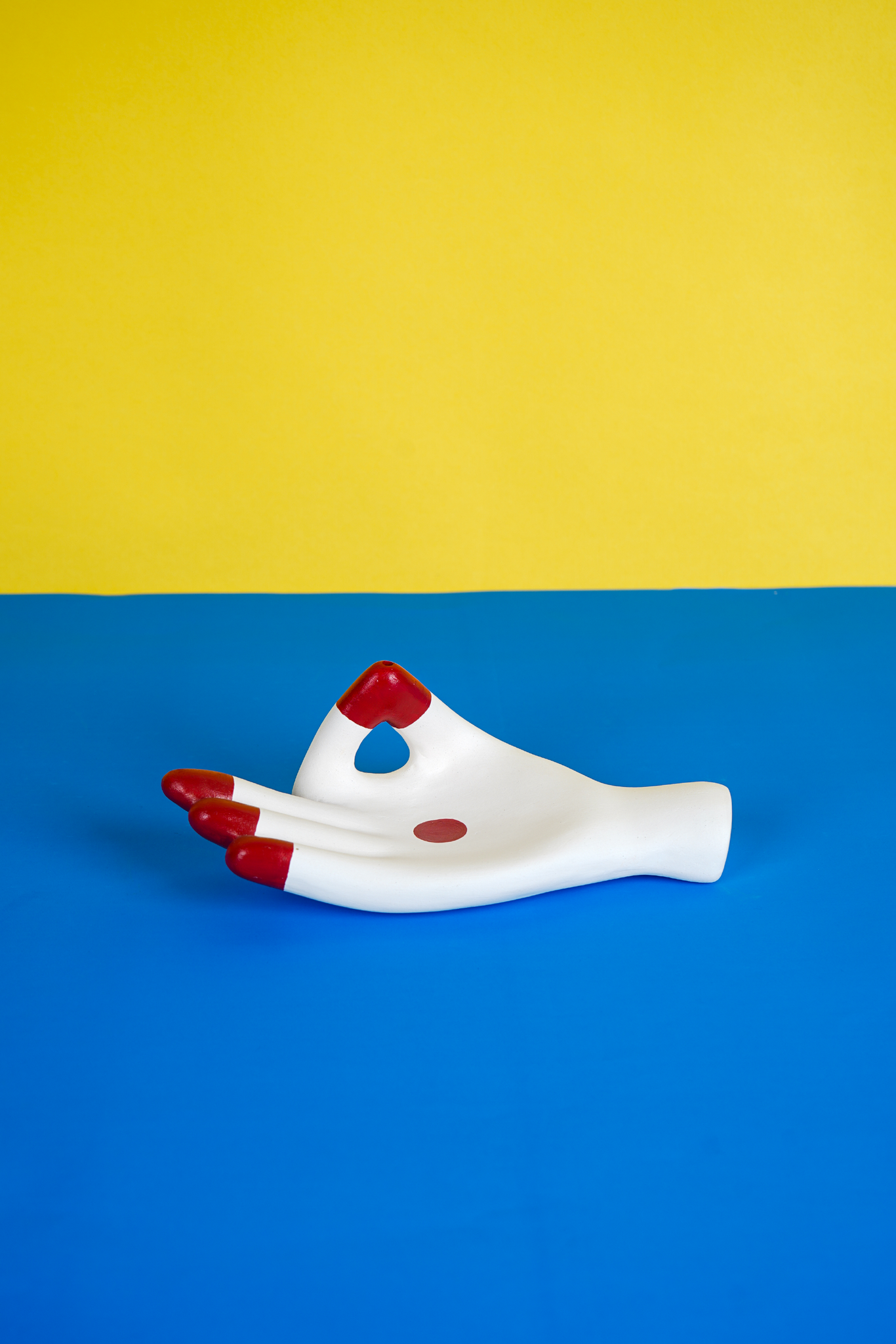 Alta Incense Holder with Claymen [White & Red]