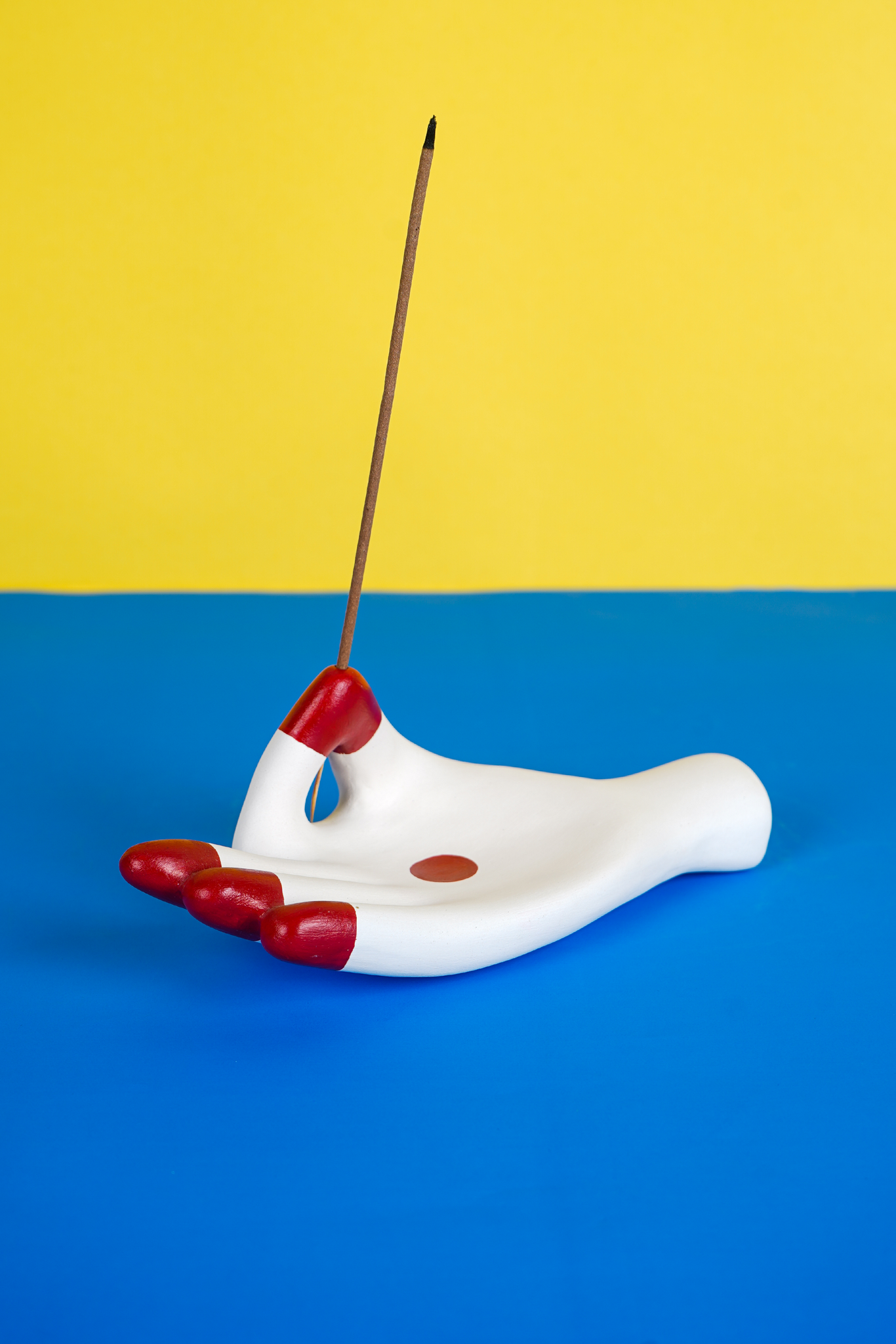 Alta Incense Holder with Claymen [White & Red]